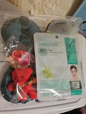 Nwt Goft Set 2 Socks 2 Face Masks 2 Key Chains 1 Eye Mask #3